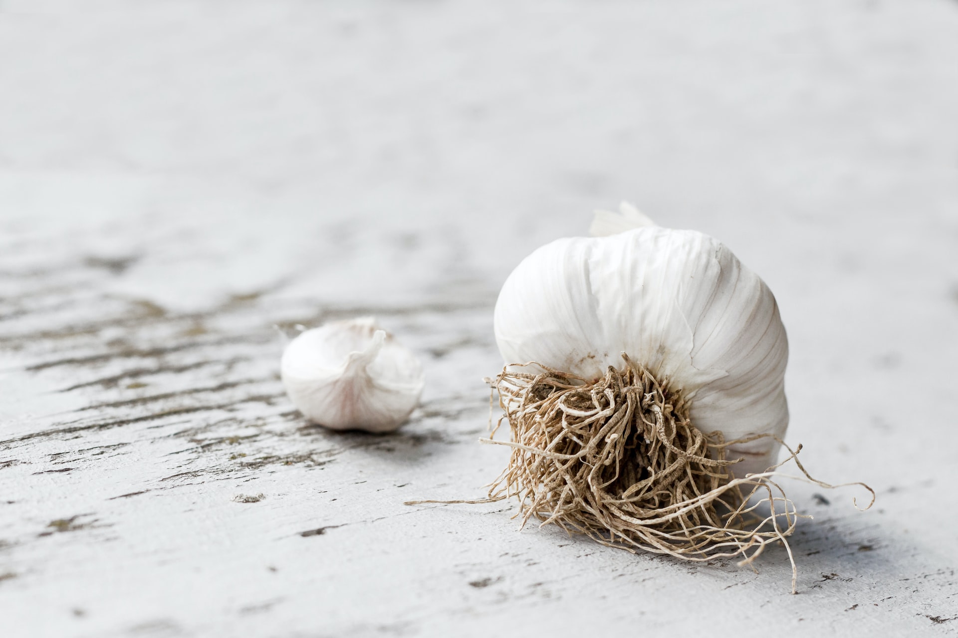 Find out What Happens if you Drink Water with Garlic Every Day